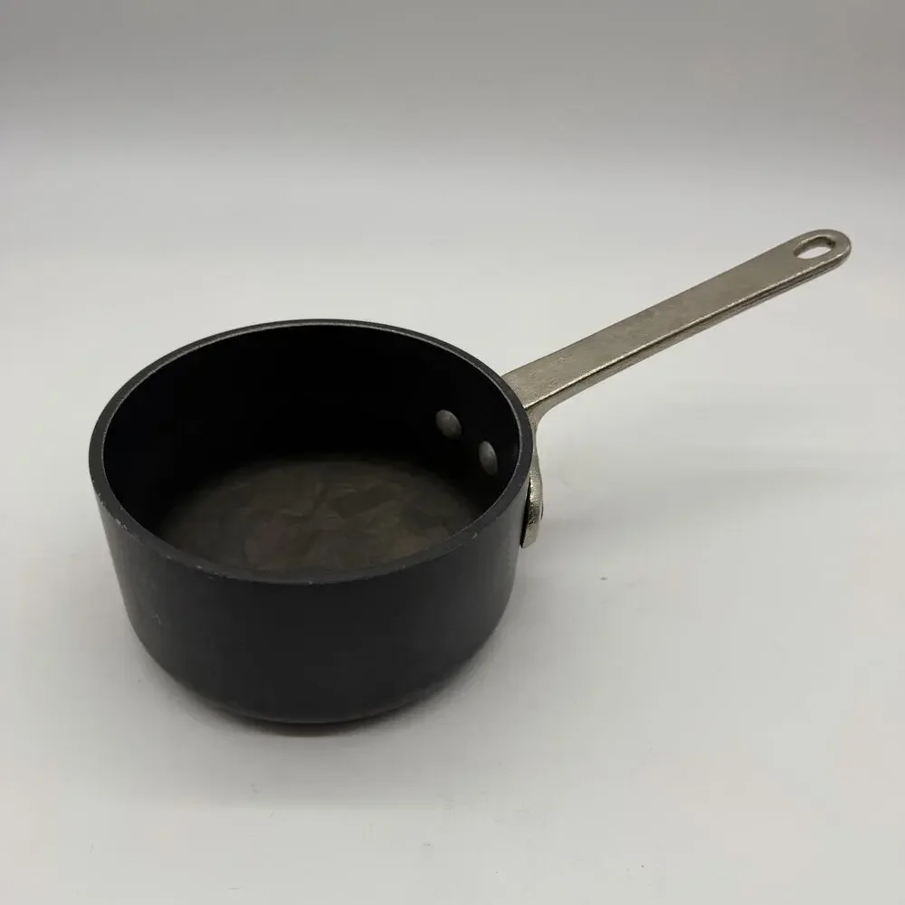 Calphalon Commercial Aluminum Company Professional 1.5qt saucepan 8701 1/2 Pot